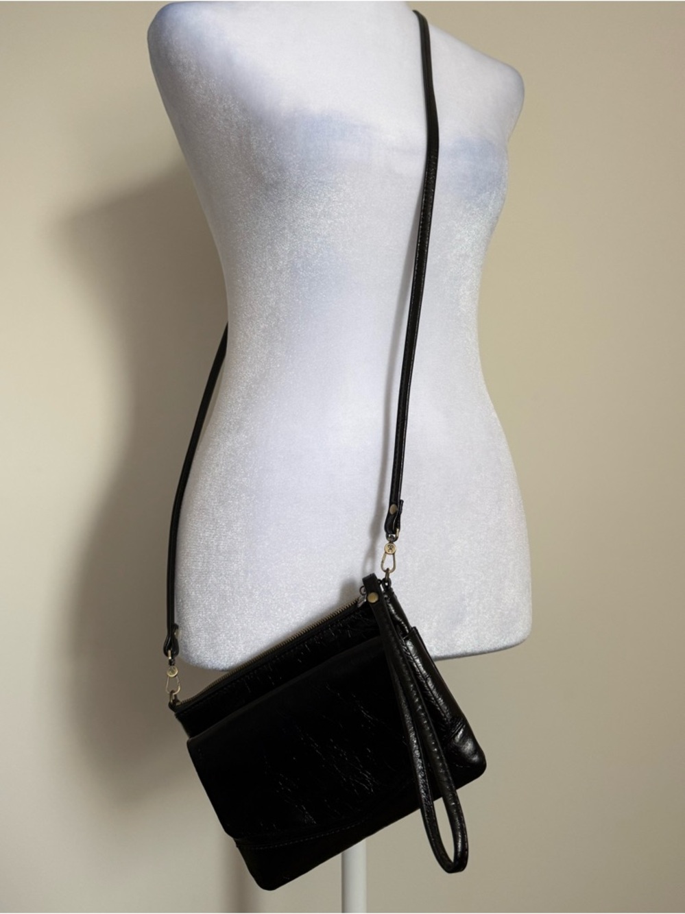 HOBO Black Leather Convertible Crossbody Wristlet